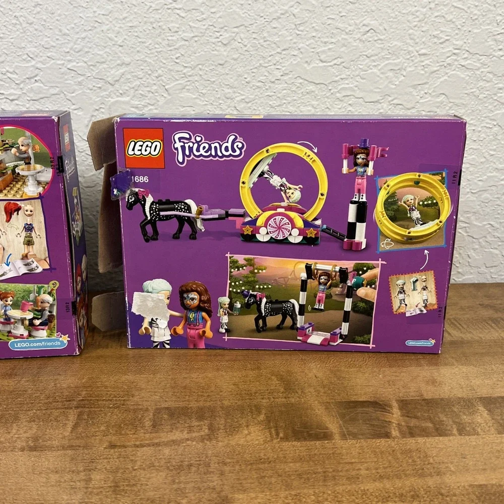 LEGO Friends - Heartlake City Organic Café - 41444‎ & Magical Acrobatics 41686